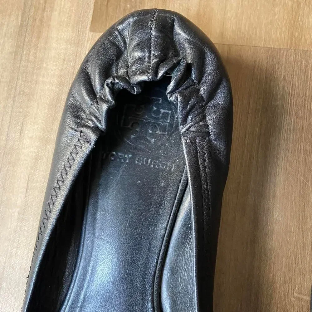 Tory Burch black leather gold tone logo scrunch ballet flats